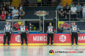 Das Schiedsrichtergespann im CHL-Gruppenspiel EHC Red Bull Muenchen gegen den HC 05 Banska Bystrica (Slowakei).Foto: Heike Feiner/Eibner Pressefoto