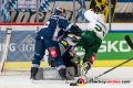 Andrew Bodnarchuk (EHC Red Bull Muenchen) verteidigt vor dem Tor von Danny aus den Birken (Torwart, EHC Red Bull Muenchen) gegen Linus Johansson (Faerjestad BK Karlstad) im Gruppenspiel der Champions Hockey League zwischen dem EHC Red Bull München und Färjestad Karlstad (Schweden) am 08.10..2019.