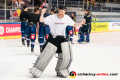 Ein Tänzchen von Danny aus den Birken (Torwart, EHC Red Bull Muenchen) nach dem Gruppenspiel der Champions Hockey League zwischen dem EHC Red Bull München und Färjestad Karlstad (Schweden) am 08.10..2019.