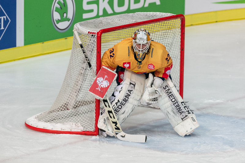 Karri Raemoe (Torwart, Djurgarden IF Stockholm) im Viertelfinal-Rückspiel der Champions Hockey League zwischen dem EHC Red Bull München und Djurgarden IF Stockholm (Schweden) am 10.12.2019.