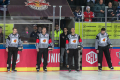 Das Schiedsrichtergespann im Viertelfinal-Rückspiel der Champions Hockey League zwischen dem EHC Red Bull München und Djurgarden IF Stockholm (Schweden) am 10.12.2019.
