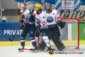 Philip Gogulla (EHC Red Bull Muenchen) vor Jannik Fischer (HC Ambri-Piotta) und Daniel Manzato (Torwart, HC Ambri-Piotta) im Gruppenspiel der Champions Hockey League zwischen dem EHC Red Bull München und dem HC Ambri-Piotta (Schweiz) am 29.08.2019.