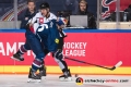 Justin Schuetz (EHC Red Bull Muenchen) im Zweikampf mit Carl-Johan Lerby (Malmoe Redhawks) im Gruppenspiel im Rahmen der Champions Hockey League zwischen dem EHC Red Bull München und den Malmö Redhawks (Schweden) am 09.10.2018.