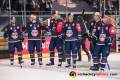 Justin Shugg (EHC Red Bull Muenchen), Matt Stajan (EHC Red Bull Muenchen), Keith Aulie (EHC Red Bull Muenchen), Ryan Button (EHC Red Bull Muenchen), Daryl Boyle (EHC Red Bull Muenchen) und Andrew Bodnarchuk (EHC Red Bull Muenchen) feiern mit den Fans nach dem Sieg im Gruppenspiel im Rahmen der Champions Hockey League zwischen dem EHC Red Bull München und den Malmö Redhawks (Schweden) am 09.10.2018.