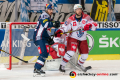 Yasin Ehliz (EHC Red Bull Muenchen) und Artyom Lesnikov (Yunost Minsk) im Achtelfinal-Rückspiel der Champions Hockey League zwischen dem EHC Red Bull München und Yunost Minsk (Weißrussland) am 20.11.2019.