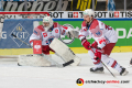 Yan Shelepnyov (Torwart, Yunost Minsk) und Dmitri Zhelnerovski (Yunost Minsk) im Achtelfinal-Rückspiel der Champions Hockey League zwischen dem EHC Red Bull München und Yunost Minsk (Weißrussland) am 20.11.2019.