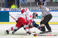 Michael Schiechl (EC Red Bull Salzburg) hält sich beim Bully den Kontrahenten vom Leib im Halbfinal-Hinspiel der Champions Hockey League zwischen dem EHC Red Bull München und dem EC Red Bull Salzburg (Österreich) am 08.01.2019.