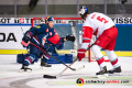 Thomas Raffl (EC Red Bull Salzburg) gegen Patrick Hager (EHC Red Bull Muenchen) im Halbfinal-Hinspiel der Champions Hockey League zwischen dem EHC Red Bull München und dem EC Red Bull Salzburg (Österreich) am 08.01.2019.