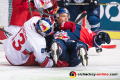 Michael Schiechl (EC Red Bull Salzburg) und Derek Joslin (EHC Red Bull Muenchen) im Halbfinal-Hinspiel der Champions Hockey League zwischen dem EHC Red Bull München und dem EC Red Bull Salzburg (Österreich) am 08.01.2019.