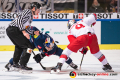 Patrick Hager (EHC Red Bull Muenchen) beim Bully mit Alexander Rauchenwald (EC Red Bull Salzburg) im Halbfinal-Hinspiel der Champions Hockey League zwischen dem EHC Red Bull München und dem EC Red Bull Salzburg (Österreich) am 08.01.2019.