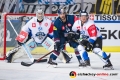 Justin Shugg (EHC Red Bull Muenchen) und Santeri Alatalo (EV Zug) vor dem Tor von Tobias Stephan (Torwart, EV Zug)im Achtelfinal-Hinspiel der Champions Hockey League zwischen dem EHC Red Bull München und dem EV Zug (Schweiz) am 06.11.2018.