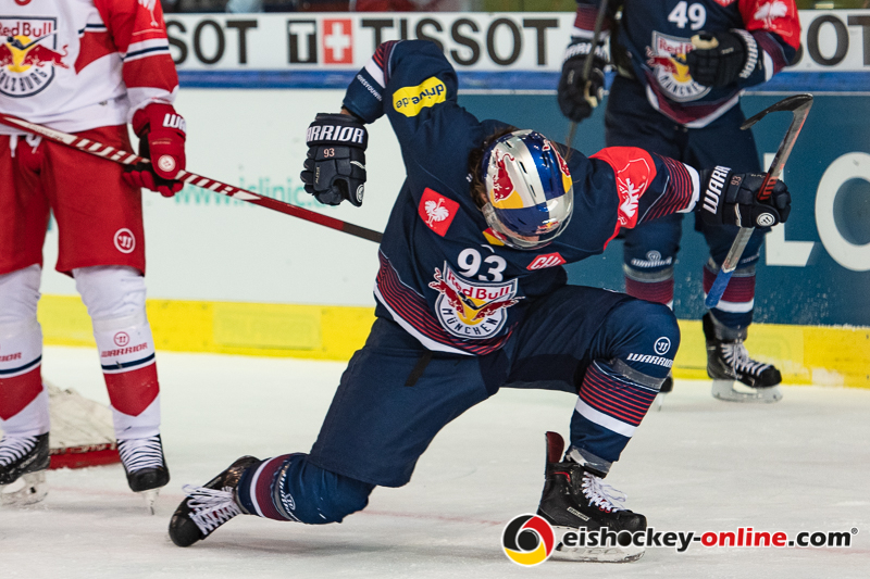 Hat geklappt: Maximilian Kastner (EHC Red Bull Muenchen) hat gerade zum 1:1 ausgeglichen im Halbfinal-Rückspiel der Champions Hockey League zwischen dem EC Red Bull Salzburg (Österreich) und dem EHC Red Bull München am 16.01.2019.