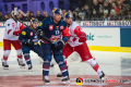 Michael Wolf (EHC Red Bull Muenchen) im Zweikampf im Halbfinal-Rückspiel der Champions Hockey League zwischen dem EC Red Bull Salzburg (Österreich) und dem EHC Red Bull München am 16.01.2019.