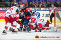 Justin Shugg (EHC Red Bull Muenchen) bedrängt von gleich vier Gegenspielern im Halbfinal-Rückspiel der Champions Hockey League zwischen dem EC Red Bull Salzburg (Österreich) und dem EHC Red Bull München am 16.01.2019.