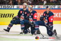 Matt Stajan (EHC Red Bull Muenchen), Maximilian Daubner (EHC Red Bull Muenchen) und Jakob Mayenschein (EHC Red Bull Muenchen) feiern mit den Fans den Finaleinzug nach dem Halbfinal-Rückspiel der Champions Hockey League zwischen dem EC Red Bull Salzburg (Österreich) und dem EHC Red Bull München am 16.01.2019.