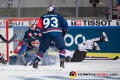 Lars Bryggman (Malmoe Redhawks) scheitert an Danny aus den Birken (Torwart, EHC Red Bull Muenchen) und Maximilian Kastner (EHC Red Bull Muenchen) im Viertelfinal-Hinspiel der Champions Hockey League zwischen dem EHC Red Bull München und den Malmö Redhawks (Schweden) am 04.12.2018.