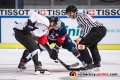 Henrik Hetta (Malmoe Redhawks) beim Bully mit John Mitchell (EHC Red Bull Muenchen) im Viertelfinal-Hinspiel der Champions Hockey League zwischen dem EHC Red Bull München und den Malmö Redhawks (Schweden) am 04.12.2018.