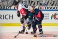 Fredrik Haendemark (Malmoe Redhawks) und Frank Mauer (EHC Red Bull Muenchen) im Viertelfinal-Hinspiel der Champions Hockey League zwischen dem EHC Red Bull München und den Malmö Redhawks (Schweden) am 04.12.2018.