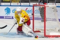 Fredrik Pettersson Wentzel (Torwart, Duesseldorfer EG) wehrt einen Schuss ab in der Hauptrundenbegegnung der Deutschen Eishockey Liga zwischen dem EHC Red Bull München und der Düsseldorfer EG am 14.10.2018.