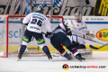 Micki DuPont (Eisbaeren Berlin) und Kevin Poulin (Torwart, Eisbaeren Berlin) verteidigen gegen Matt Stajan (EHC Red Bull Muenchen) in der 1. Viertelfinalbegegnung in den Playoffs der Deutschen Eishockey Liga zwischen dem EHC Red Bull München und den Eisbären Berlin am 13.03.2019.