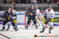 Patrick Hager (EHC Red Bull Muenchen), Micki DuPont (Eisbaeren Berlin), Yasin Ehliz (EHC Red Bull Muenchen) und Constantin Braun (Eisbaeren Berlin) vor dem Tor von Kevin Poulin (Torwart, Eisbaeren Berlin) in der 1. Viertelfinalbegegnung in den Playoffs der Deutschen Eishockey Liga zwischen dem EHC Red Bull München und den Eisbären Berlin am 13.03.2019.