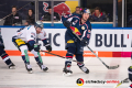 Andre Rankel (Eisbaeren Berlin) und Konrad Abeltshauser (EHC Red Bull Muenchen) in der 1. Viertelfinalbegegnung in den Playoffs der Deutschen Eishockey Liga zwischen dem EHC Red Bull München und den Eisbären Berlin am 13.03.2019.