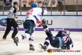 Cody Lampl (Adler Mannheim) bringt Jakob Mayenschein (EHC Red Bull Muenchen) zu Fall in der Hauptrundenbegegnung der Deutschen Eishockey Liga zwischen dem EHC Red Bull München und den Adler Mannheim am 09.12.2018.