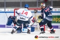 Garrett Festerling (Adler Mannheim) scheitert gegen Danny aus den Birken (Torwart, EHC Red Bull Muenchen) und Andrew Bodnarchuk (EHC Red Bull Muenchen) in der Hauptrundenbegegnung der Deutschen Eishockey Liga zwischen dem EHC Red Bull München und den Adler Mannheim am 09.12.2018.