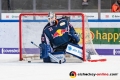 Danny aus den Birken (Torwart, EHC Red Bull Muenchen) musste den einzigen Treffer des Spiels hinnehmen im Penalty Shootout durch Luke Adam (Adler Mannheim) in der Hauptrundenbegegnung der Deutschen Eishockey Liga zwischen dem EHC Red Bull München und den Adler Mannheim am 09.12.2018.