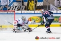 John Mitchell (EHC Red Bull Muenchen) scheitert beim Penalty Shootout gegen Dennis Endras (Torwart, Adler Mannheim) in der Hauptrundenbegegnung der Deutschen Eishockey Liga zwischen dem EHC Red Bull München und den Adler Mannheim am 09.12.2018.