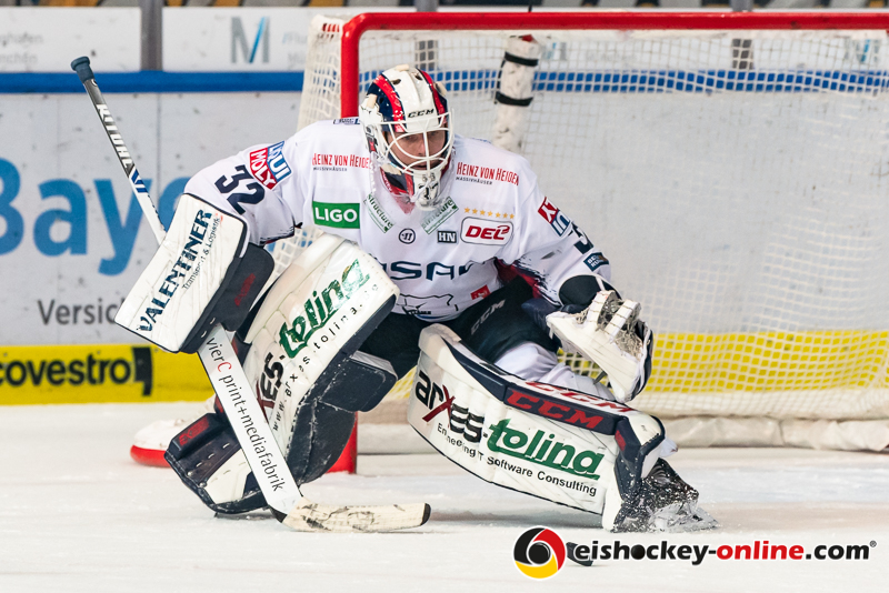 Sebastian Dahm (Torwart, Eisbaeren Berlin) in der Hauptrundenbegegnung der Deutschen Eishockey Liga zwischen dem EHC Red Bull München und den Eisbären Berlin am 22.09.2019.