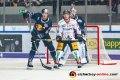 Keith Aulie (EHC Red Bull Muenchen) und Sean Backman (Eisbaeren Berlin) vor dem Tor von Kevin Reich (Torwart, EHC Red Bull Muenchen) in der Hauptrundenbegegnung der Deutschen Eishockey Liga zwischen dem EHC Red Bull München und den Eisbären Berlin am 22.09.2019.