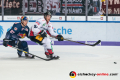 Philip Gogulla (EHC Red Bull Muenchen) verfolgt Marcel Noebels (Eisbaeren Berlin) in der Hauptrundenbegegnung der Deutschen Eishockey Liga zwischen dem EHC Red Bull München und den Eisbären Berlin am 22.09.2019.