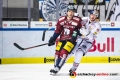 Micki DuPont (Eisbaeren Berlin) und Matt Stajan (EHC Red Bull Muenchen) in der Hauptrundenbegegnung der Deutschen Eishockey Liga zwischen dem EHC Red Bull München und den Eisbären Berlin am 28.12.2018.