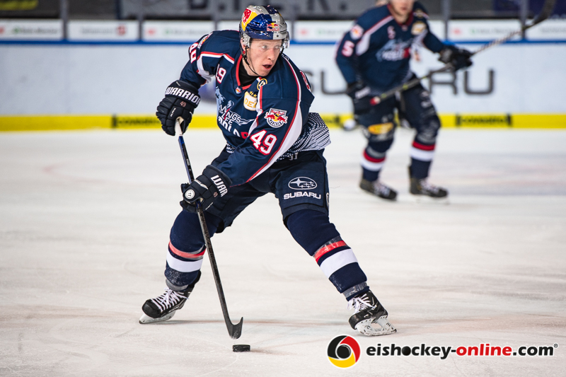 Mark Voakes (EHC Red Bull Muenchen) in der Hauptrundenbegegnung der Deutschen Eishockey Liga zwischen dem EHC Red Bull München und den Fischtown Pinguins Bremerhaven am 03.03.2019.