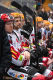 Die Bremerhavener Spieler warten die Ehrung für Michi Wolf ab in der Hauptrundenbegegnung der Deutschen Eishockey Liga zwischen dem EHC Red Bull München und den Fischtown Pinguins Bremerhaven am 03.03.2019.