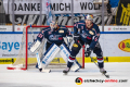 Danny aus den Birken (Torwart, EHC Red Bull Muenchen) und Keith Aulie (EHC Red Bull Muenchen) in der Hauptrundenbegegnung der Deutschen Eishockey Liga zwischen dem EHC Red Bull München und den Fischtown Pinguins Bremerhaven am 03.03.2019.