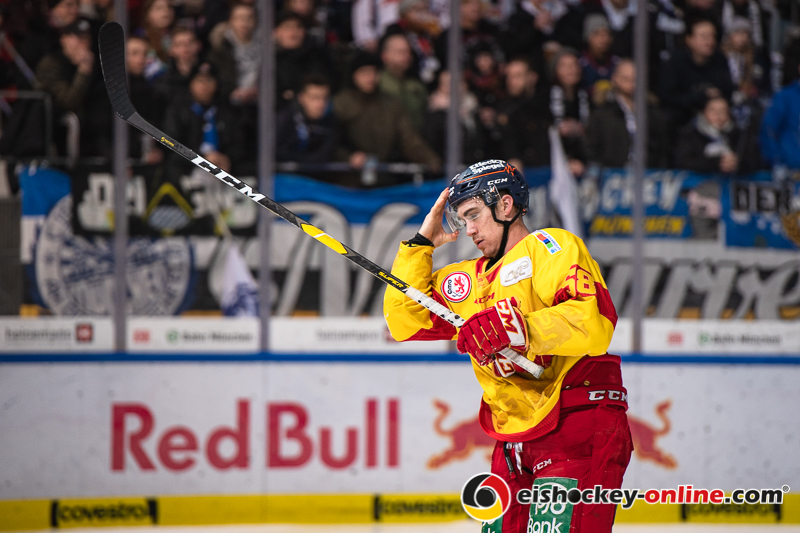 Ryan McKiernan (Duesseldorfer EG) erzielte den einzigen Treffer für seine Farben in der Hauptrundenbegegnung der Deutschen Eishockey Liga zwischen dem EHC Red Bull München und der Düsseldorfer EG am 03.02.2019.