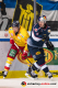 Ken Andre Olimb (Duesseldorfer EG) und Jakob Mayenschein (EHC Red Bull Muenchen) in der Hauptrundenbegegnung der Deutschen Eishockey Liga zwischen dem EHC Red Bull München und der Düsseldorfer EG am 03.02.2019.