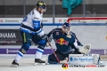 Vili Sopanen (ERC Ingolstadt Panther) scheitert gegen Kevin Reich (Torwart, EHC Red Bull Muenchen) in der Hauptrundenbegegnung der Deutschen Eishockey Liga zwischen dem EHC Red Bull München und den Ingolstadt Panthern am 07.10.2018.