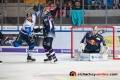 Brett Olson (ERC Ingolstadt Panther) bejubelt seinen Treffer zum 1:3 gegen Daryl Boyle (EHC Red Bull Muenchen) und Kevin Reich (Torwart, EHC Red Bull Muenchen) in der Hauptrundenbegegnung der Deutschen Eishockey Liga zwischen dem EHC Red Bull München und den Ingolstadt Panthern am 07.10.2018.