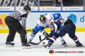 Brett Olson (ERC Ingolstadt Panther) beim Bully mit Mark Voakes (EHC Red Bull Muenchen) in der Hauptrundenbegegnung der Deutschen Eishockey Liga zwischen dem EHC Red Bull München und den Ingolstadt Panthern am 07.10.2018.