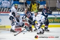 Kevin Schmidt (Iserlohn Roosters), Mathias Lange (Torwart, Iserlohn Roosters) und Evan Trupp (Iserlohn Roosters) verteidigen gegen Patrick Hager (EHC Red Bull Muenchen) und Ryan Button (EHC Red Bull Muenchen) in der Hauptrundenbegegnung der Deutschen Eishockey Liga zwischen dem EHC Red Bull München und den Iserlohn Roosters am 28.10.2018.