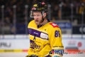 Daniel Pietta (Krefeld Pinguine) in der Hauptrundenbegegnung der Deutschen Eishockey Liga zwischen dem EHC Red Bull München und den Krefeld Pinguinen am 28.11.2018.