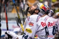 Blick nach der Uhr von Trevor Parkes (EHC Red Bull Muenchen) in der Hauptrundenbegegnung der Deutschen Eishockey Liga zwischen dem EHC Red Bull München und den Adler Mannheim am 21.12.2018.