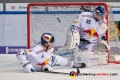 Keith Aulie (EHC Red Bull Muenchen) und Kevin Reich (Torwart, EHC Red Bull Muenchen) beim Unterzahlspiel in der Hauptrundenbegegnung der Deutschen Eishockey Liga zwischen dem EHC Red Bull München und den Adler Mannheim am 21.12.2018.