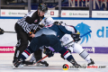 Maximilian Kastner (EHC Red Bull Muenchen) beim Bully mit einem Nürnberger Stürmer in der Hauptrundenbegegnung der Deutschen Eishockey Liga zwischen dem EHC Red Bull München und den Thomas Sabo ice Tigers am 02.01.2019.