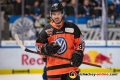 Spencer Machacek (Grizzlys Wolfsburg) in der Hauptrundenbegegnung der Deutschen Eishockey Liga zwischen dem EHC Red Bull München und den Grizzlys Wolfsburg am 02.12.2018.