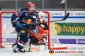 Maximilian Kastner (EHC Red Bull Muenchen) vor Jerry Kuhn (Torwart, Grizzlys Wolfsburg)in der Hauptrundenbegegnung der Deutschen Eishockey Liga zwischen dem EHC Red Bull München und den Grizzlys Wolfsburg am 02.12.2018.