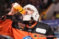 Jerry Kuhn (Torwart, Grizzlys Wolfsburg)in der Hauptrundenbegegnung der Deutschen Eishockey Liga zwischen dem EHC Red Bull München und den Grizzlys Wolfsburg am 02.12.2018.